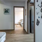 Urban Apartament *