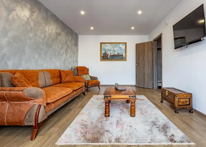 Urban Apartament Брашов